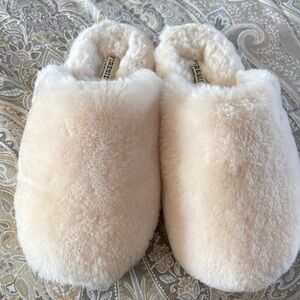 Dearfoams Fireside Plush Slippers